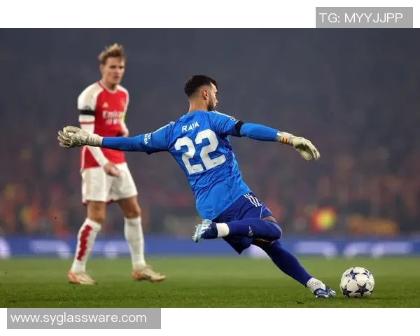 全球足球明星最新全名汇总及其成就分析